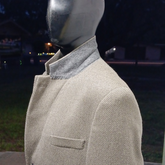 BILTMORE MEN'S GENOVA MEN'S (2) BUTTON LUXURY BLAZER - Picture 9 of 17